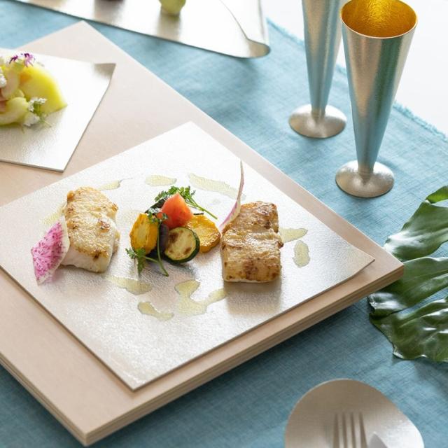 「送料無料」 角皿 大 ( 能作 初任給 プレゼント 母の日 プレート おつまみ 料理 和食 洋食 高岡銅器 結婚 出産 内祝い 引き出物 )