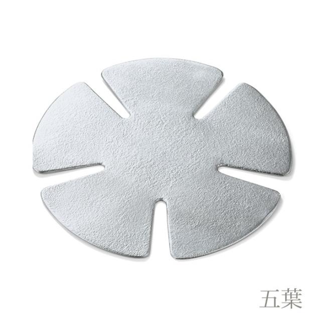 「送料無料」 トレー 五葉 大 ( 能作 退職祝い 定年 プレート 醤油皿 豆皿 和食 洋食 高岡銅器 結婚 出産 内祝い 引き出物 )
