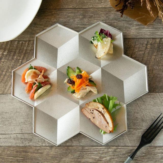 「送料無料」 平皿 Snowflakes L ( 能作 初任給 プレゼント 父の日 早割 盛皿 プレート テーブルウェア 食器 パーティー 高岡銅器 結婚 )