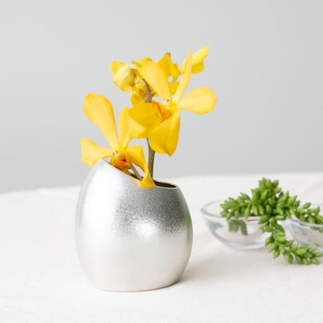 花瓶 まゆ S ( 能作 初任給 プレゼント 父の日 早割 ガラス フラワーベース 花器 一輪挿し おすすめ 高岡銅器 周年 創立 上場 竣工 )