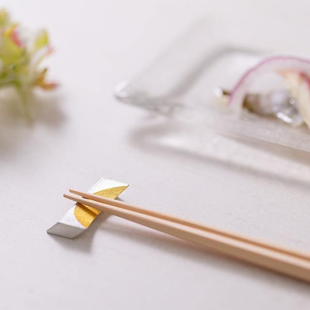 「送料無料」 箸置 月 金箔 5個入り 桐箱入り ( 能作 木箱名入れ有料 初任給 プレゼント 父の日 早割 ギフトセット 結婚祝い )