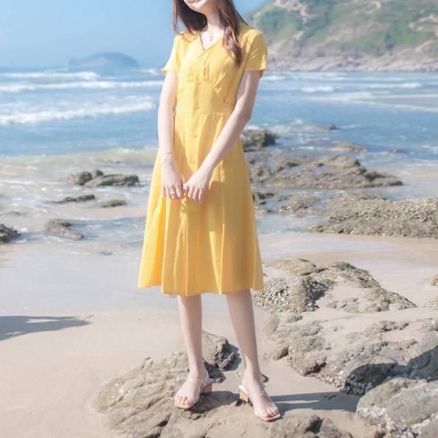 夏新作 ｖネック ワンピース 黄色 ワンピース ａライン ミモレ丈スカート リゾートファッション レディース 夏服 韓国 ファッションの通販はau Pay マーケット Aeka Clothet
