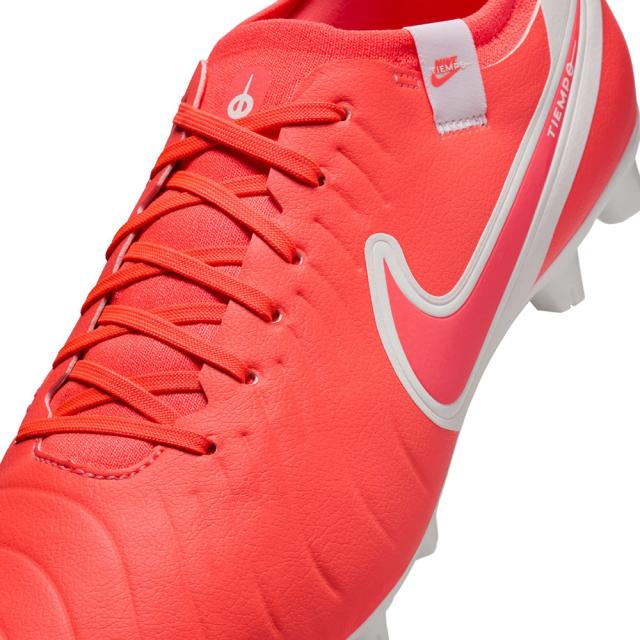 ナイキ(NIKE)サッカースパイク 土 ハードグラウンド用 ティエンポ