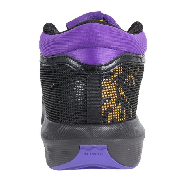 ナイキ(NIKE)バスケ シューズ バッシュ レブロン ウィットネス 8