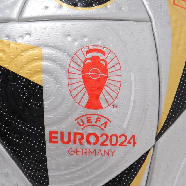 アディダス(adidas)サッカーボール 5号球 検定球 決勝球 ユーロ