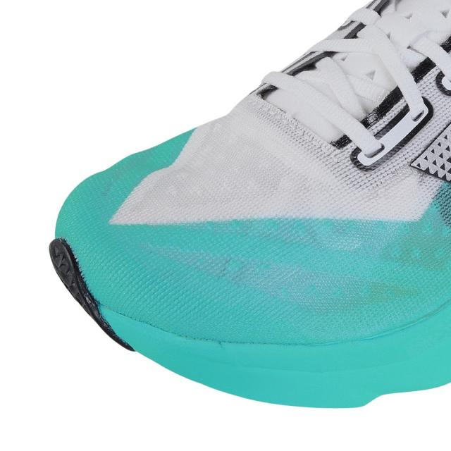 ニューバランス　FuelCell レベル　23、５センチ　ランニングシューズ ニューバランス(new balance)ランニングシューズ トレーニング