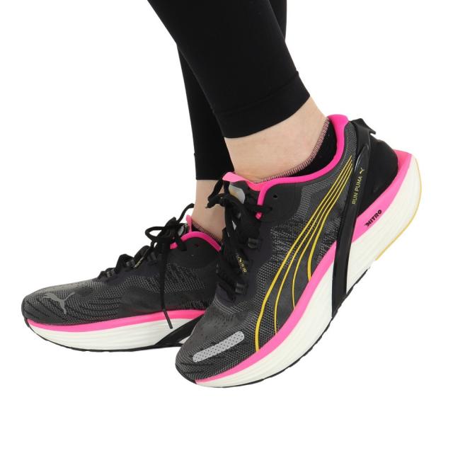 プーマ(PUMA)ランニングシューズ ラン ダブルエックス ニトロ ウィメンズ ブラック ピンク 37617113(Lady’…の通販は 8,999円