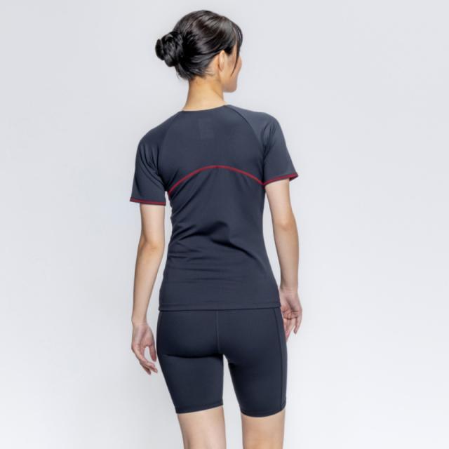 新品　ナイキ　ベーシック　セパレーツ　水着　フィットネス　M 定価11880円 ナイキ(NIKE)水着 レディース 水泳 ベーシック 半袖ジップ付き