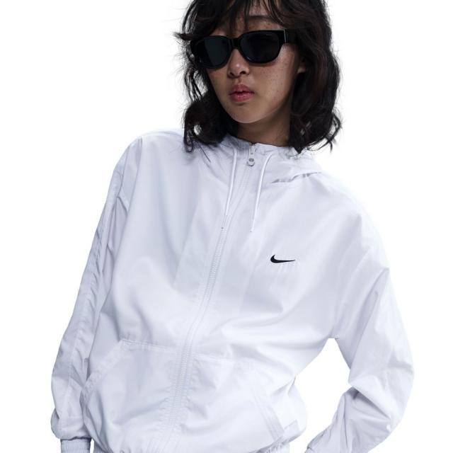 ナイキ(NIKE)クラシック ウーブン ルーズ UV プロテクション フーデッドジャケット FV6299-100(Lady’s)