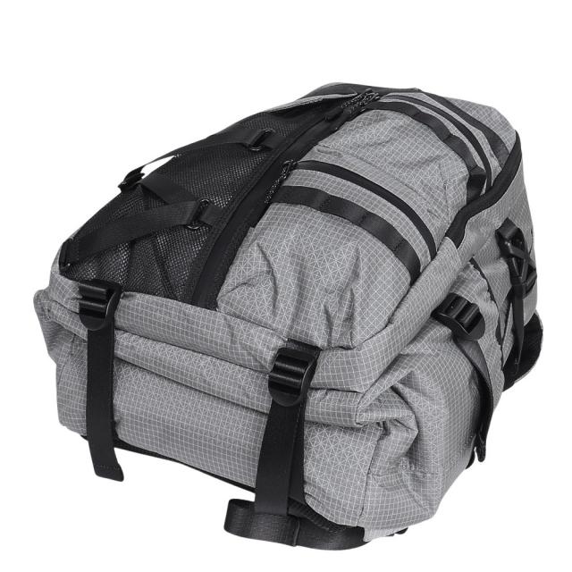 デュアリグ(DUARIG)リュック マルチギミックバッグ シルバー 26L