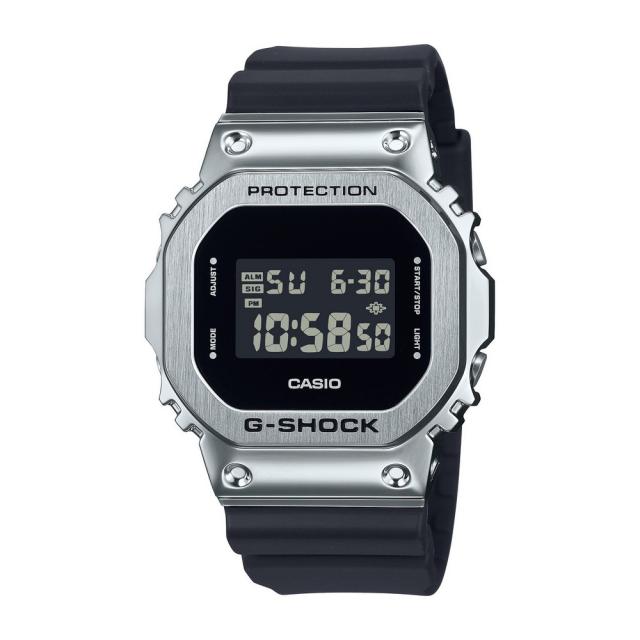 【ポイント10％！】ジーショック(G-SHOCK)腕時計 時計 ブラック×シルバー GM-5600U-1JF 仕事 ビジネス 通勤 通学 プレゼン…