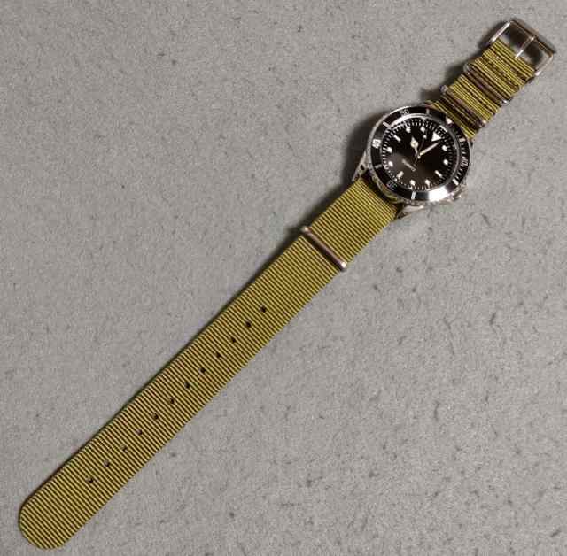 ■新品！■ ダイバーズウォッチ　濃カーキバンド メンズ レディース 腕時計