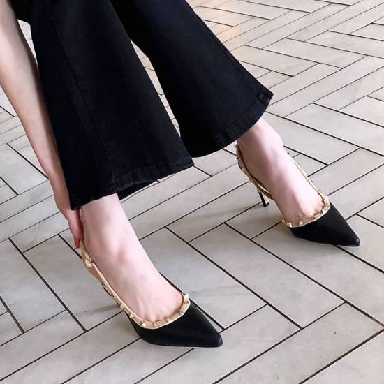 シューズ パンプス レディース 靴 シューズ おしゃれ スタッズ サイドオープン パンプス バックストラップ ミドルヒール パンプス の通販はau Pay マーケット Leaflower