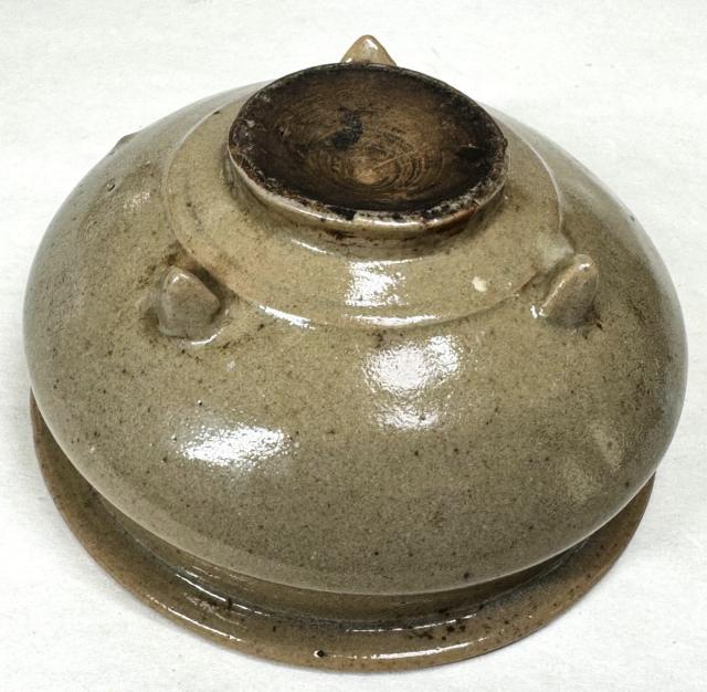 送料無料】唐物 明時代『 米色青磁香炉 龍泉窯 』 竜泉窯時代物 無傷