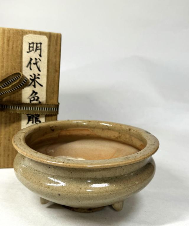 送料無料】唐物 明時代『 米色青磁香炉 龍泉窯 』 竜泉窯時代物 無傷