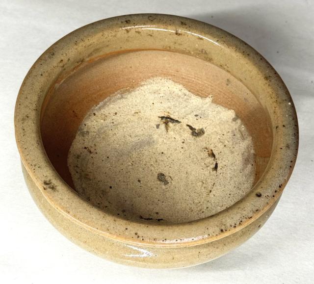 送料無料】唐物 明時代『 米色青磁香炉 龍泉窯 』 竜泉窯時代物 無傷