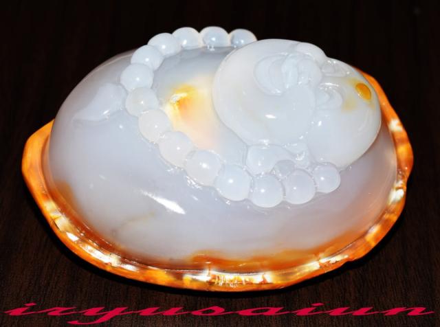 瑪瑙 メノウ 天然石 高級手彫り布袋様根付 開運風水 新品 一点もの 無着色 オリジナル 一刀彫 Hotei agate Netsuke 送料無料 威龍彩雲の通販は