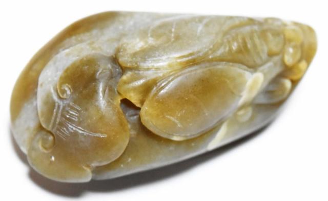 送料無料】復活や生命の象徴 Jade Netsuke 開運 風水 天然 玉石 手彫り