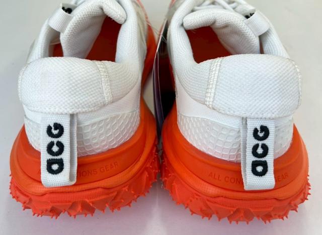 ナイキ ACG マウンテンフライ2 ロー オレンジ 27.5cm