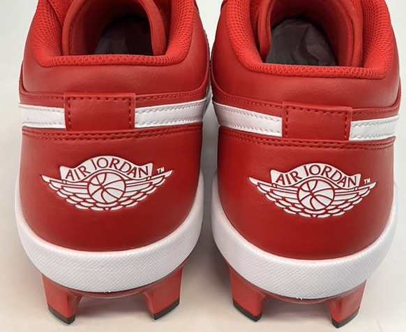 即納 ナイキ ジョーダン メンズ 野球 ポイントスパイク レトロ1ロー Nike Men's Jordan 1 Retro MCS Baseball  Cleats - Red/White｜au PAY マーケット
