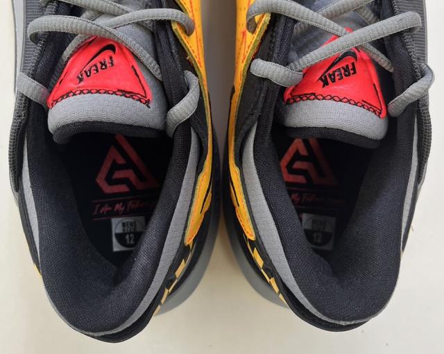 即納 ナイキ メンズ バッシュ フリーク2 ローカット 黒 黄 Nike Zoom Freak 2 "Taxi" - Black/Silver