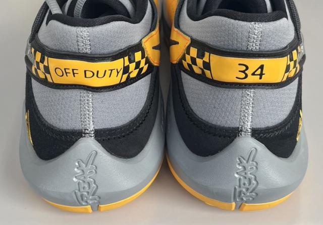 即納 ナイキ メンズ バッシュ フリーク2 ローカット 黒 黄 Nike Zoom Freak 2 "Taxi" - Black/Silver