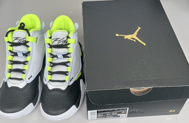 即納 ナイキ ジョーダン キッズ マックスオーラ4 バッシュ Nike Jordan Max Aura 4 (GS) - White/Black/Gold