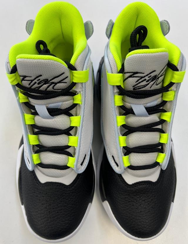 即納 ナイキ ジョーダン キッズ マックスオーラ4 バッシュ  Nike Jordan Max Aura 4 (GS) - White/Black/Gold 即納 ナイキ ジョーダン キッズ マックスオーラ4 バッシュ Nike Jordan