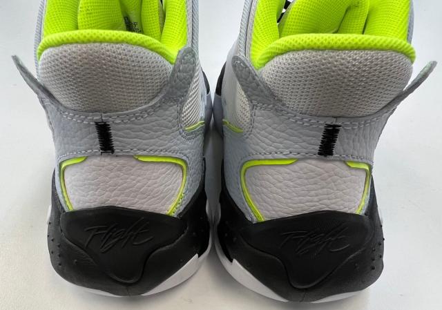 即納 ナイキ ジョーダン キッズ マックスオーラ4 バッシュ Nike Jordan Max Aura 4 (GS) - White/Black/Gold