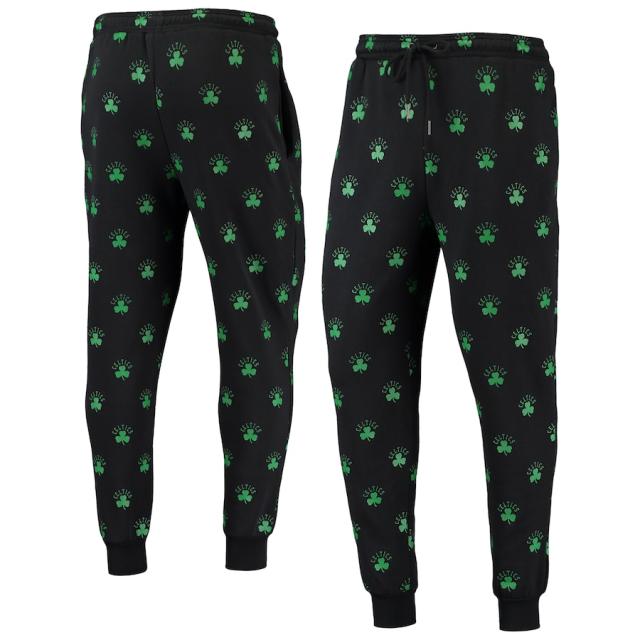 ワイルドコレクティブ メンズ スウェットパンツ ジョガーパンツ Boston Celtics The Wild Collective Allover Logo Jogger Pants - Blackの通販は 20,350円