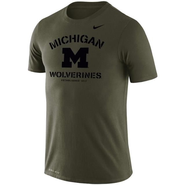 ナイキ メンズ Tシャツ 長袖 ロンT  Michigan Wolverines Nike Stencil Arch Performance T-Shirt - Olive_1