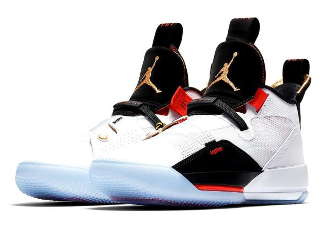 ジョーダン メンズ バッシュ Jordan XXXIII 33 “Future Flight” - White/Metallic Gold/Black/Vast Grey