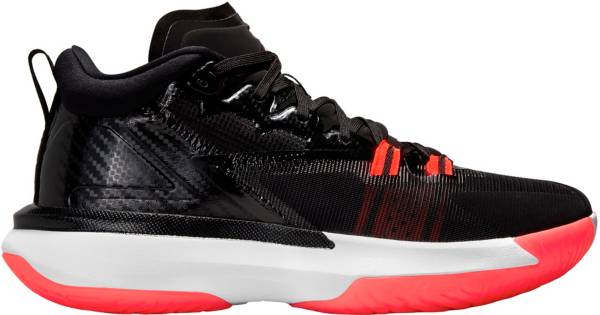 ジョーダン メンズ バッシュ Jordan Zion 1 - Black/Crimson/Whiteの通販は 29,370円