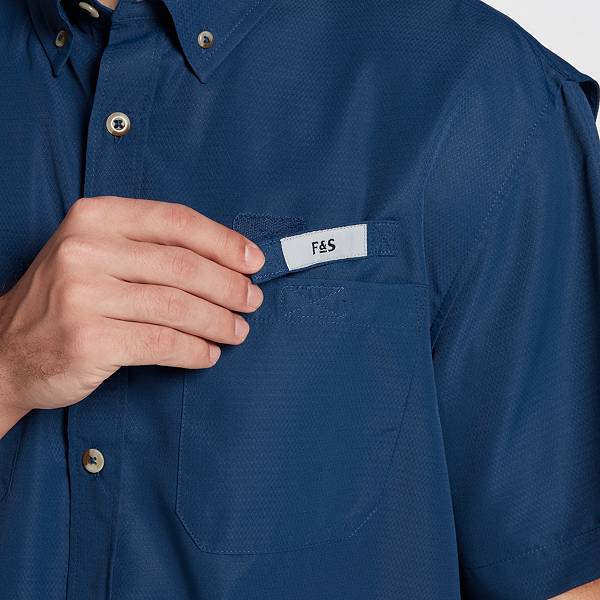 フィールドアンドストリーム メンズ シャツ Field & Stream Men's Latitude II Woven Fishing Button Down T-Shirt -Insignia Blue