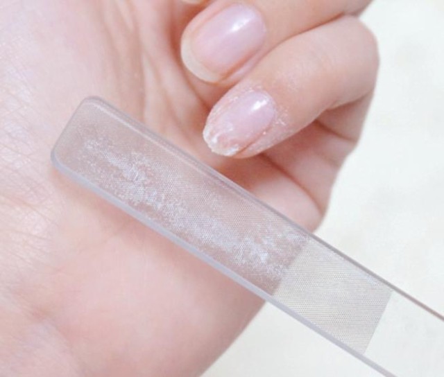 爪磨き ガラス製 爪やすり 爪 ガラス 爪みがき 簡単 爪ヤスリ ネイル NAIL FILE 保管ケース付 ツヤ ピカ 116