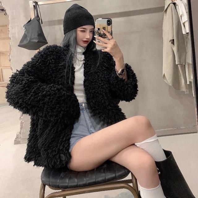 ふわもこ ファーコート レディース フェイクファーコート ボアジャケット ボリューム感 アウター 可愛い A11の通販はau Pay マーケット K M Base