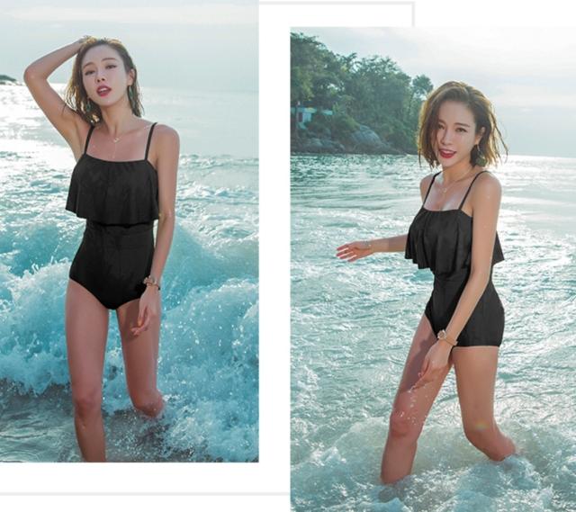 水着 ワンピース フリル シンプル 無地 シック シルエット セクシー フレア 黒 ダークカラー 大人可愛い レディース 夏 Z 176の通販はau Pay マーケット K M Base