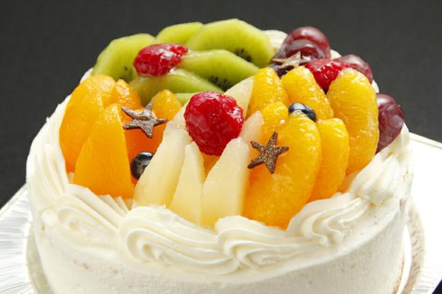 七色フルーツケーキに願い事 フルーツパフェのような生クリームケーキ 5号の通販はau Pay マーケット ロリアン洋菓子店