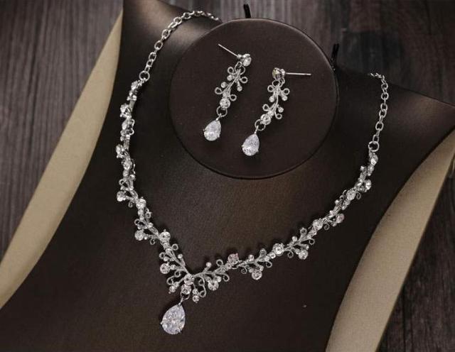 キュービックジルコニア ネックレス ピアス アクセサリー 結婚式 ウェディング ヘッドドレス ヘアアクセサリー 結婚式 結婚式 髪飾り 花の通販はau Pay マーケット Onlythebest キュービックジルコニア ネックレス ピアス アクセサリー 結婚式 ウェディング ヘッドドレス ヘアアクセサリー 結婚式 結婚式 髪飾り 花の通販はau Pay マーケット Onlythebest