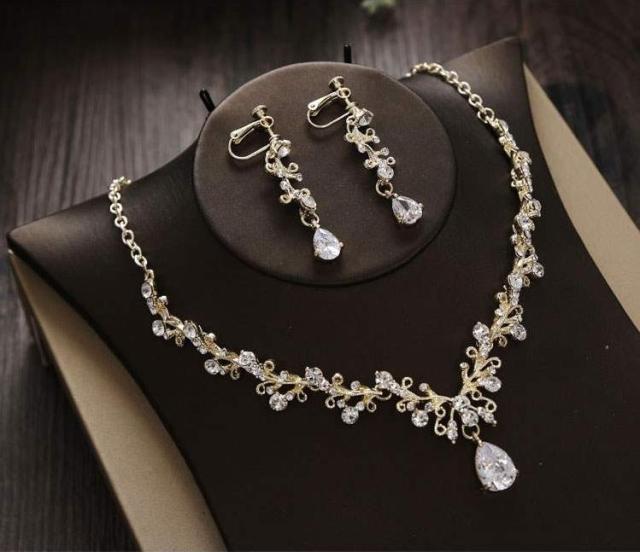 キュービックジルコニア ネックレス ピアス アクセサリー 結婚式 ウェディング ヘッドドレス ヘアアクセサリー 結婚式 結婚式 髪飾り 花の通販はau Pay マーケット Onlythebest キュービックジルコニア ネックレス ピアス アクセサリー 結婚式 ウェディング ヘッドドレス ヘアアクセサリー 結婚式 結婚式 髪飾り 花の通販はau Pay マーケット Onlythebest