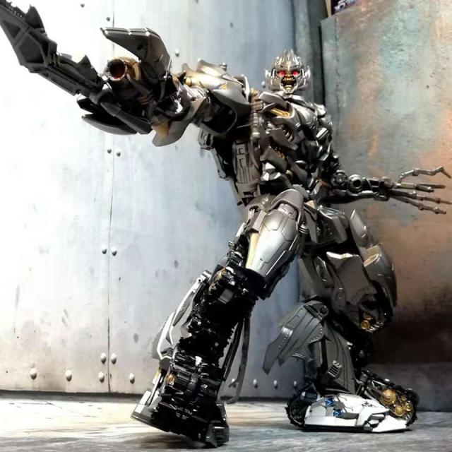 BLACK MAMBA LS-06 Megatron TANK Leader Transformers