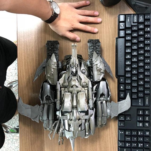BLACK MAMBA LS-06 Megatron TANK Leader Transformers