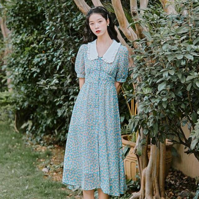 春夏 S Xl フリル襟が可愛い どこかレトロな雰囲気と女性らしさ溢れる小花柄ワンピース ワンピース 花柄 シンプル フェミの通販はau Pay マーケット Crispy