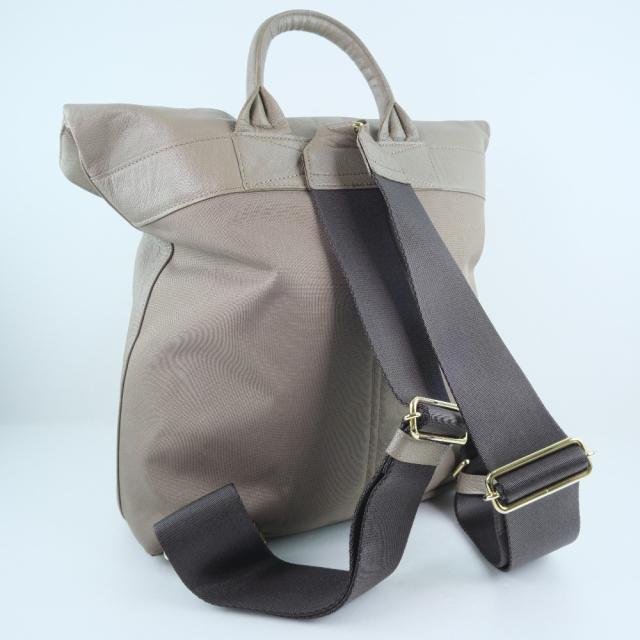 ADMJアクセソワ エーディーエムジェイ カーフ ベージュ リュック・デイパック ADMJアクセソワ エーディーエムジェイ カーフ ベージュ リュック