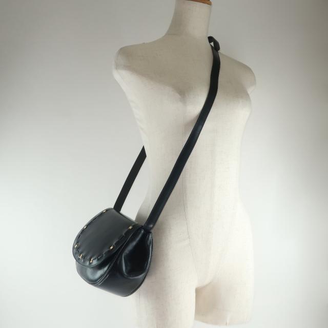 Salvatore Ferragamo サルヴァトーレフェラガモ ヴェラ カーフ 紺
