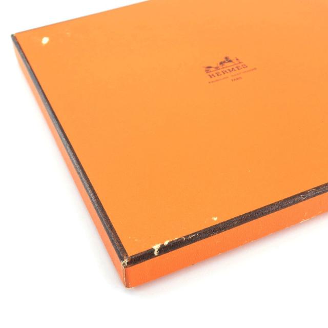 エルメス HERMES スカーフ カレ90 CASQUES et PLUMETS エルメス カレ90 CASQUES et PLUMETS 面貌のない兜 スカーフ