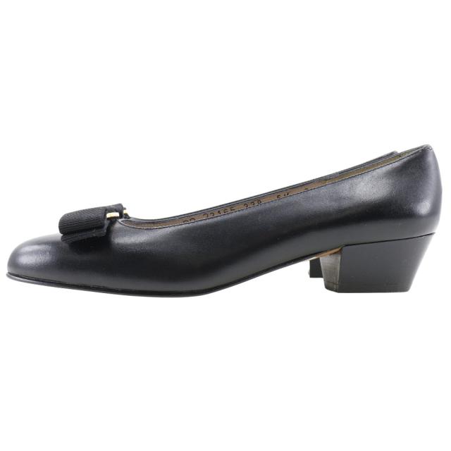 Salvatore Ferragamo サルヴァトーレフェラガモ ヴァラリボン