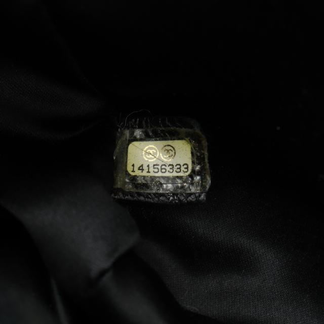 CHANEL シャネル オンザロード ココマーク A48019 レザー 黒 トート