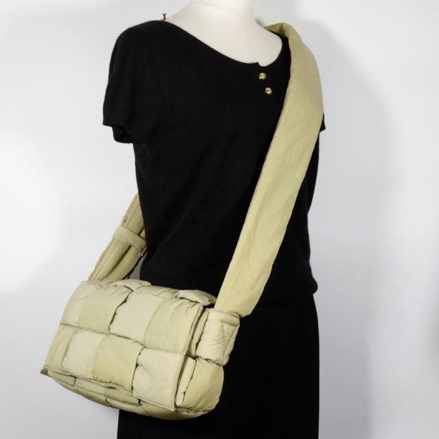 BOTTEGAVENETA ボッテガヴェネタ パデッドテック カセット マキシイントレチャート ナイロン_9