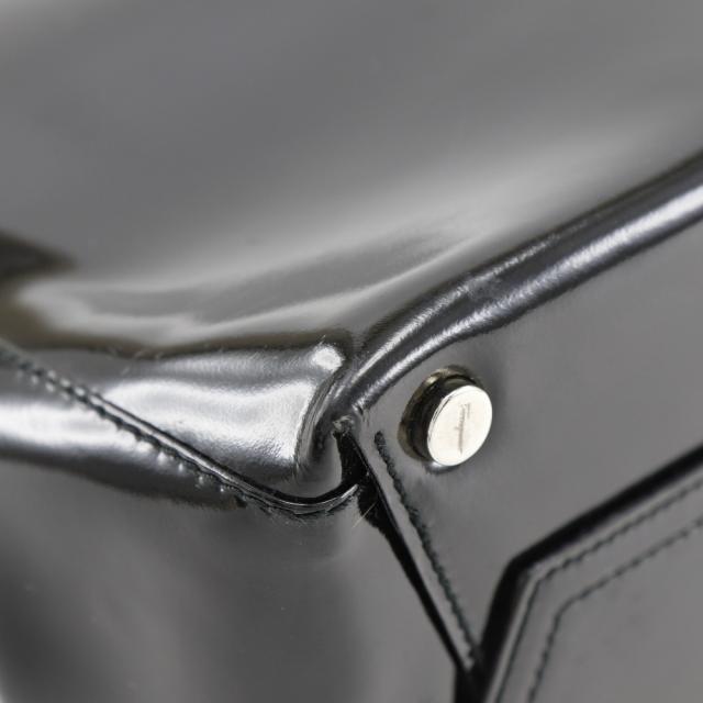 Salvatore Ferragamo サルヴァトーレフェラガモ ヴァラ パテントレザー 黒 ハンドバッグ_5